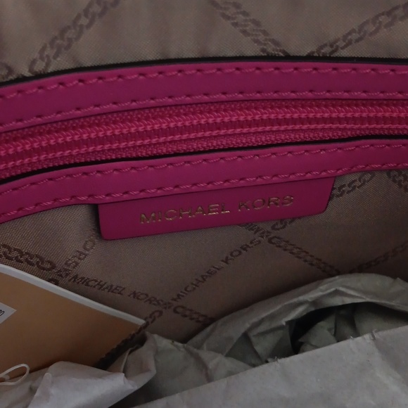 ***SOLD*** Michael kors sullivan small convertible tote cerise pink - Picture 13 of 16
